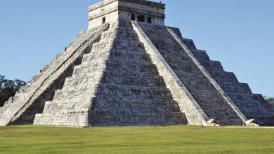 Кукульканская пирамида - центральный объект археологического комплекса Чичен-Ица